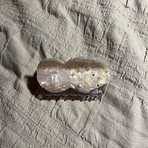 Elegant White and Gold Hair Clip